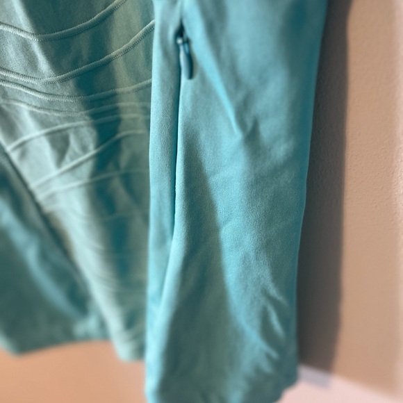 Title Nine Sunbuster Teal Long Sleeve Sun Shirt Small UPF $75 - Picture 3 of 6